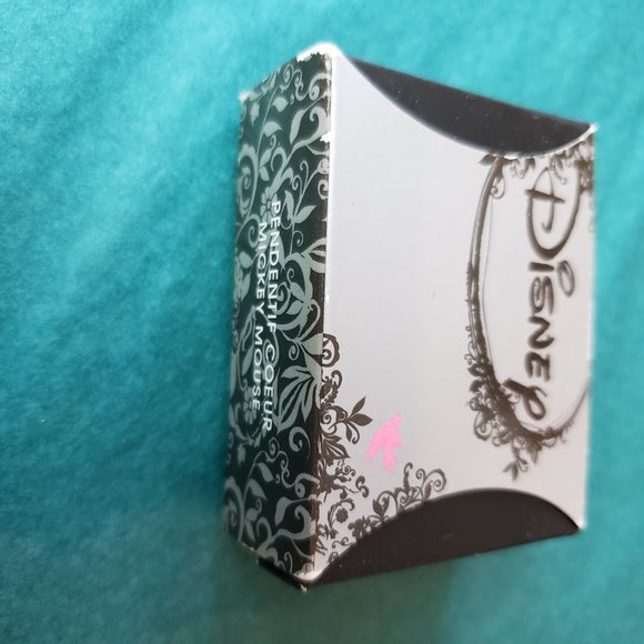 2/15$ Mickey Heart Lariat style necklace - Picture 4 of 4